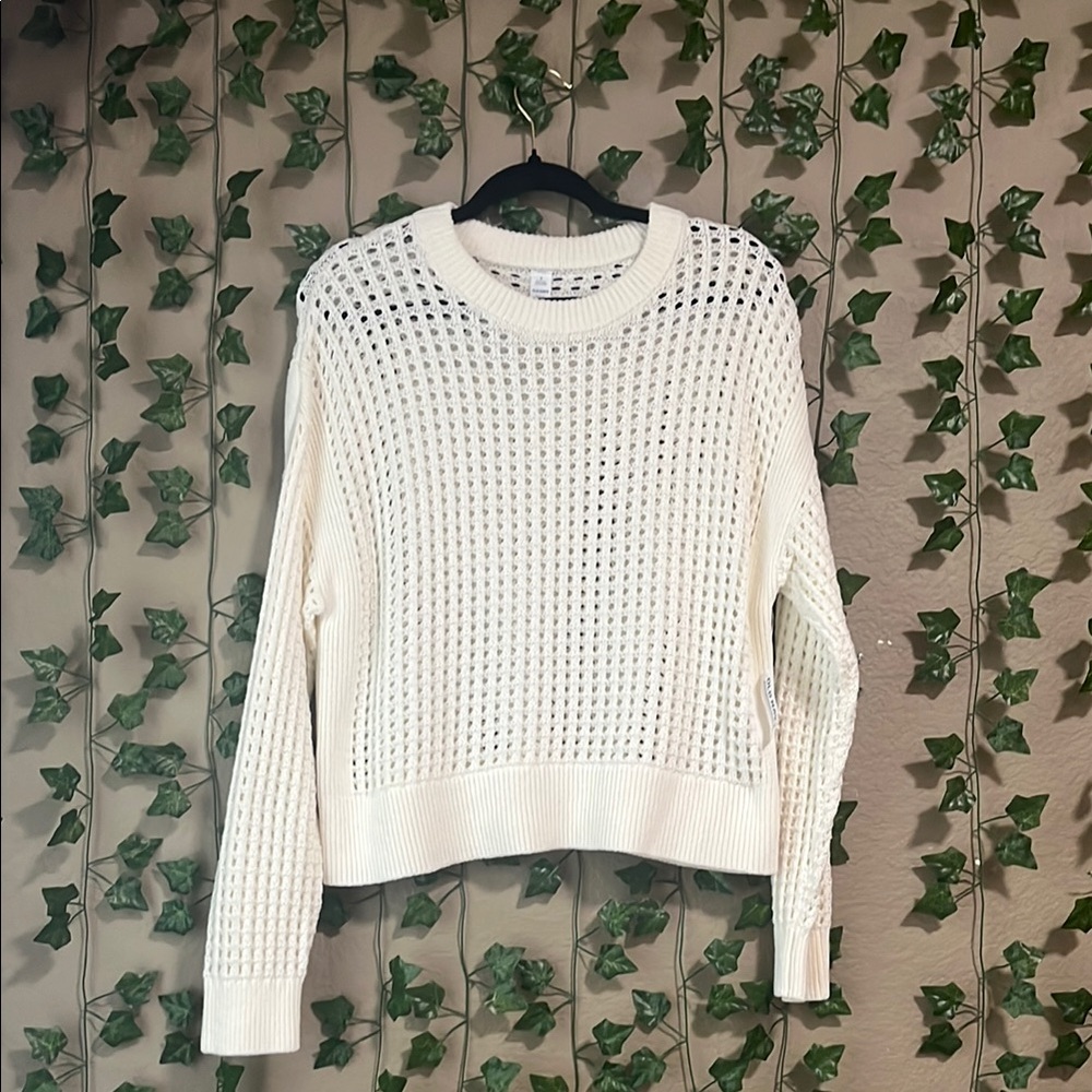 Old Navy White Crew Neck Sweater with Mesh Pattern